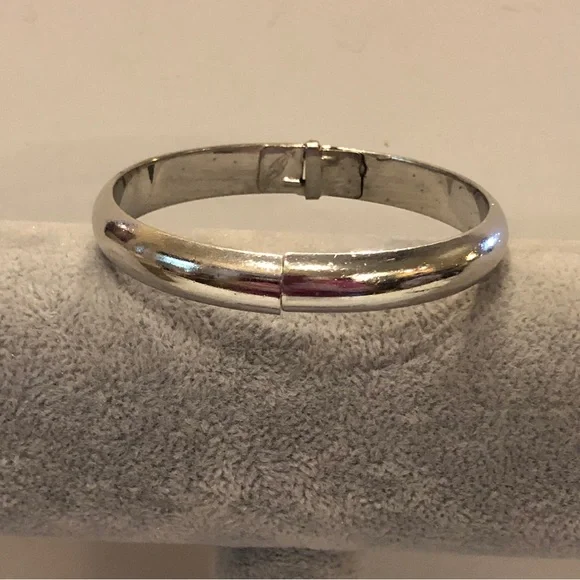Vintage Whiting Davis Silver Bracelet, hinged open bangle